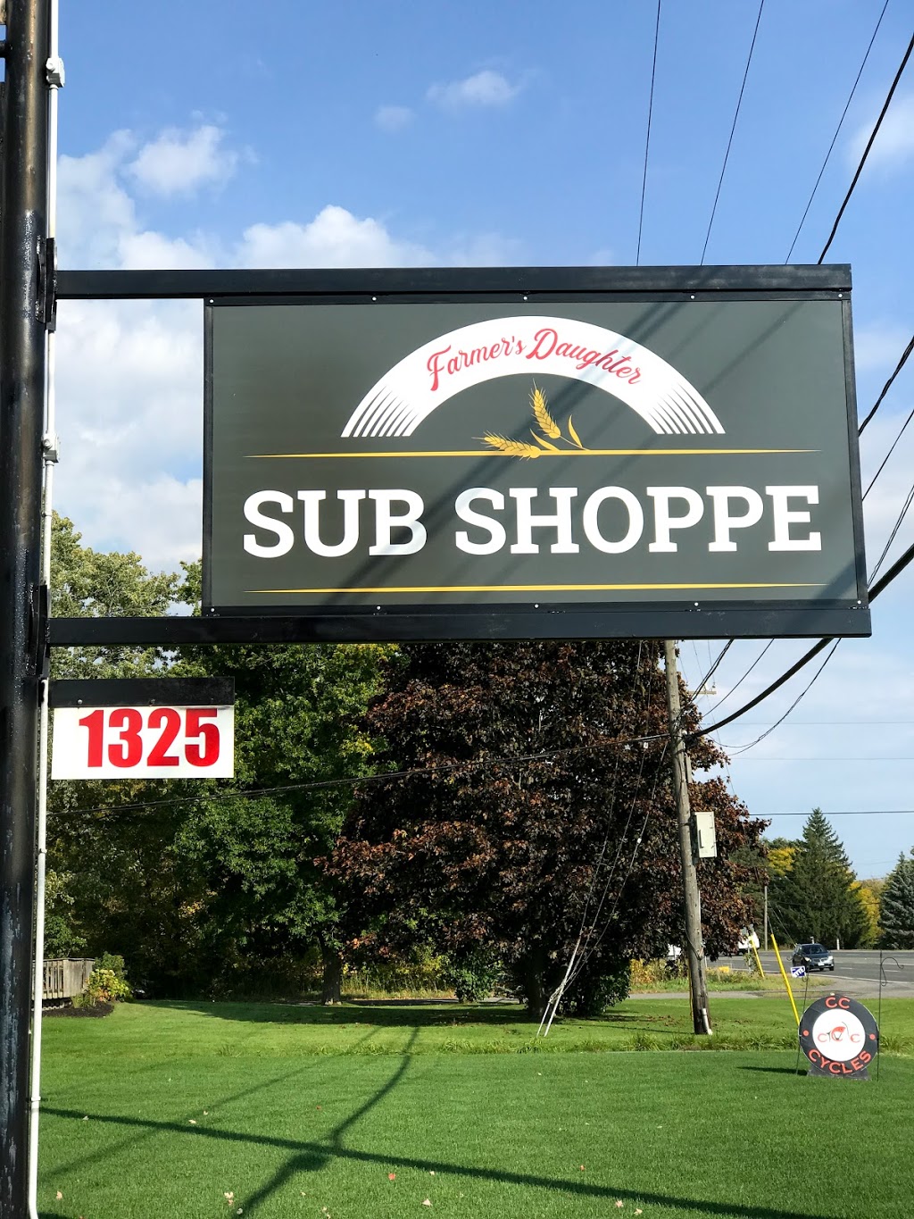 Farmers Daughters Sub Shoppe | 1325 Old Highway 2 Unit 1, Belleville, ON K8N 4Z2, Canada | Phone: (613) 779-5720