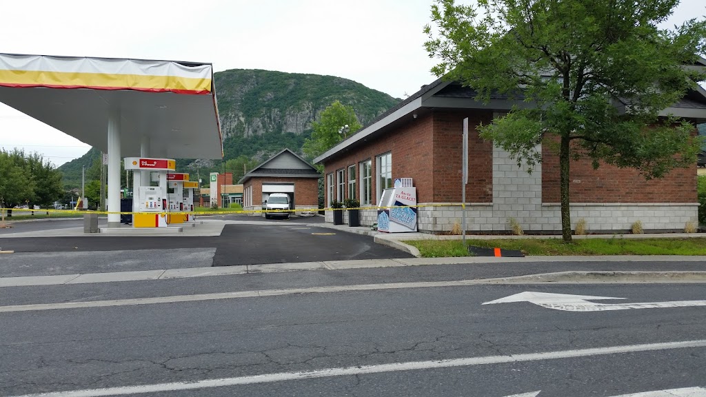 Shell | 248 Bd Sir-Wilfrid-Laurier, Mont-Saint-Hilaire, QC J3H 3N7, Canada | Phone: (450) 339-4500