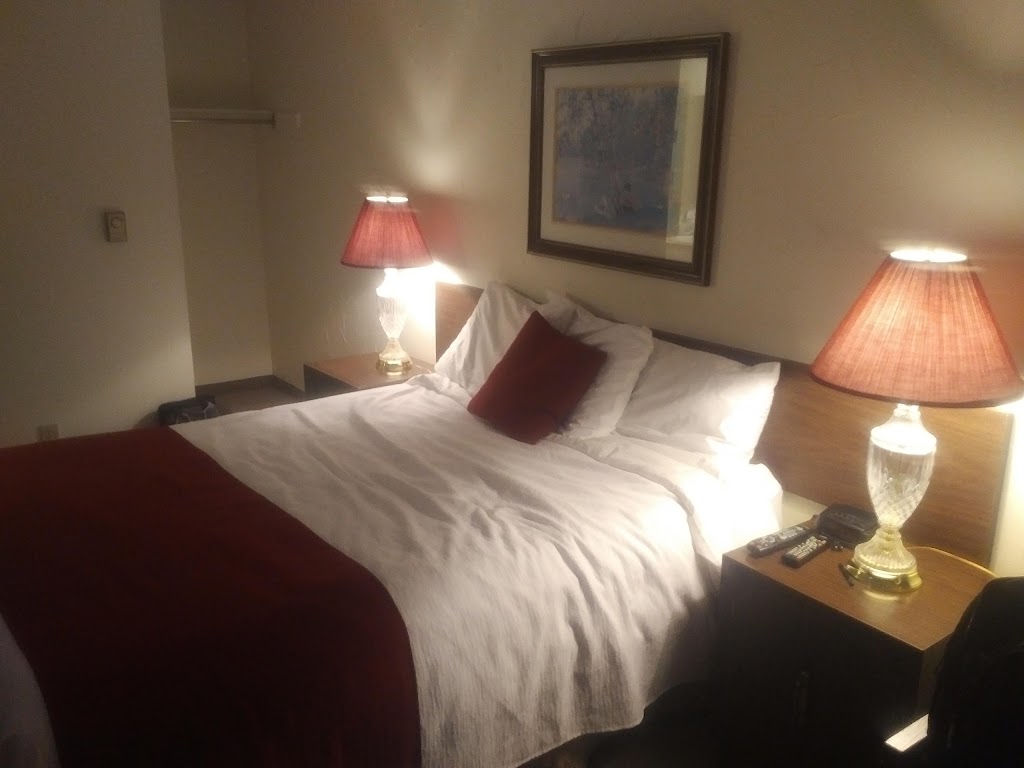 Gables Motel | 5028 BC-93, Radium Hot Springs, BC V0A 1M0, Canada | Phone: (250) 347-9866