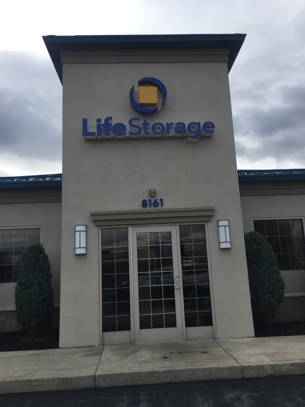 Life Storage | 8161 Main St, Williamsville, NY 14221, USA | Phone: (716) 632-7796