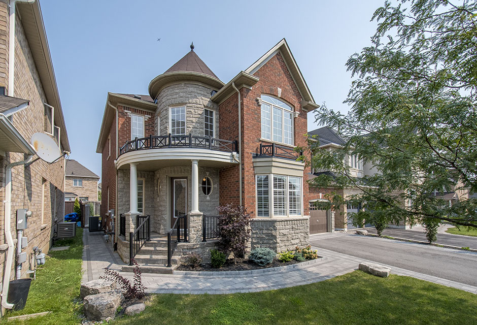 Forest Hill Real Estate Inc.: Alyssa Cohen | 9001 Dufferin St A9, Vaughan, ON L4J 0H7, Canada | Phone: (905) 695-6195