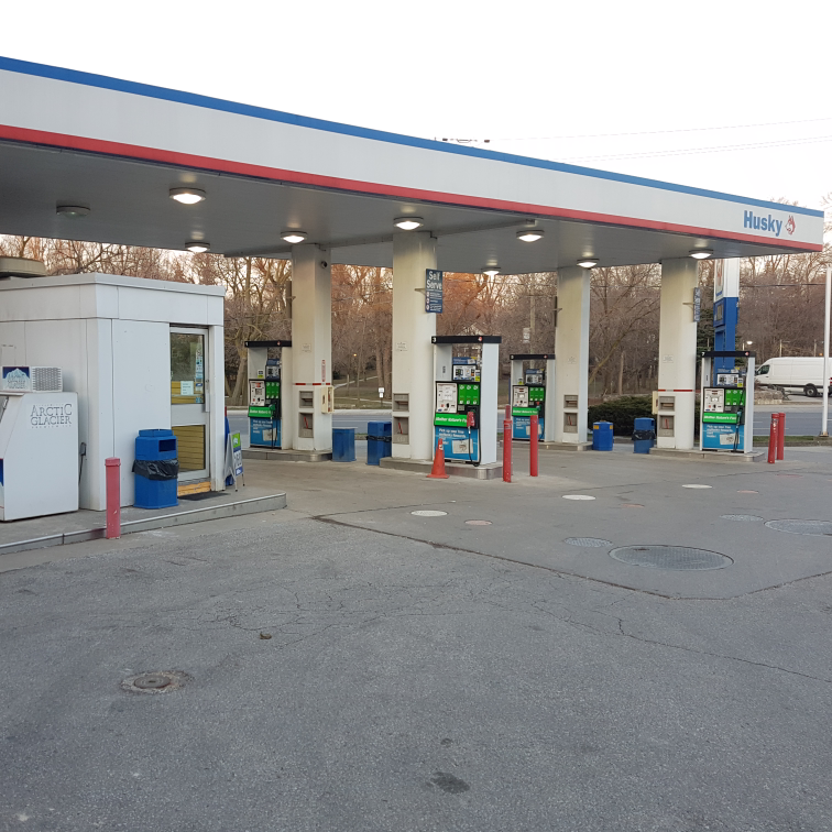 Husky | 861 Avenue Rd, Toronto, ON M5P 2K4, Canada | Phone: (416) 488-8989
