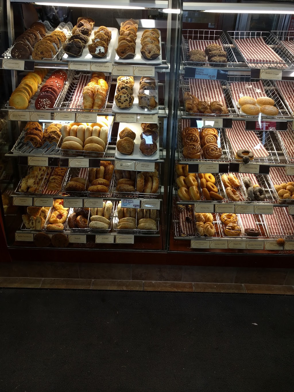Tim Hortons | 1316 Topsail Rd, Paradise, NL A1L 1E6, Canada | Phone: (709) 782-8467