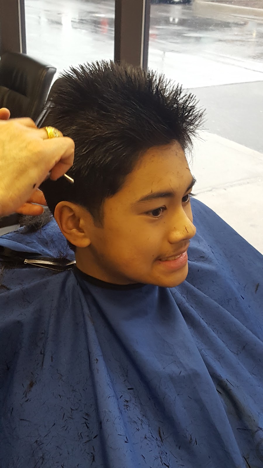 Hairstyling 2000 | 2500 Hurontario St, Mississauga, ON L5B 1N4, Canada | Phone: (905) 277-1972