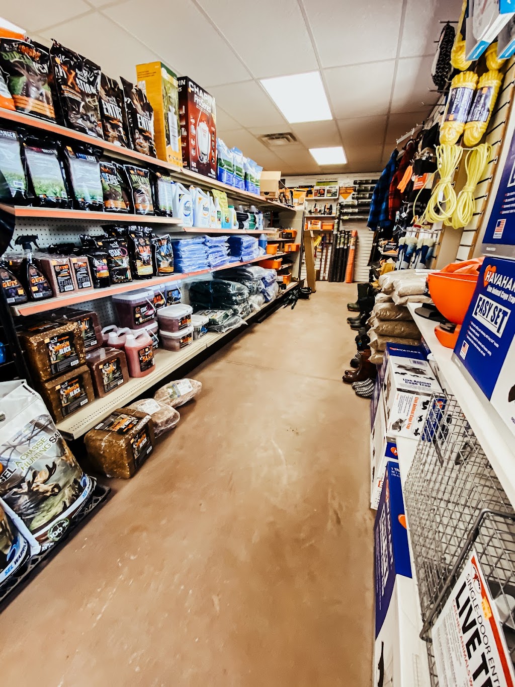 M & R Feeds & Farm Supply | 2768 Micksburg Rd, Pembroke, ON K8A 6W4, Canada | Phone: (613) 735-3689