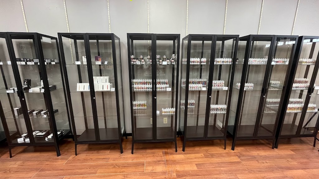VIP Vape - London | 1631 Oxford St E, London, ON N5V 2Z4, Canada | Phone: (519) 930-7965