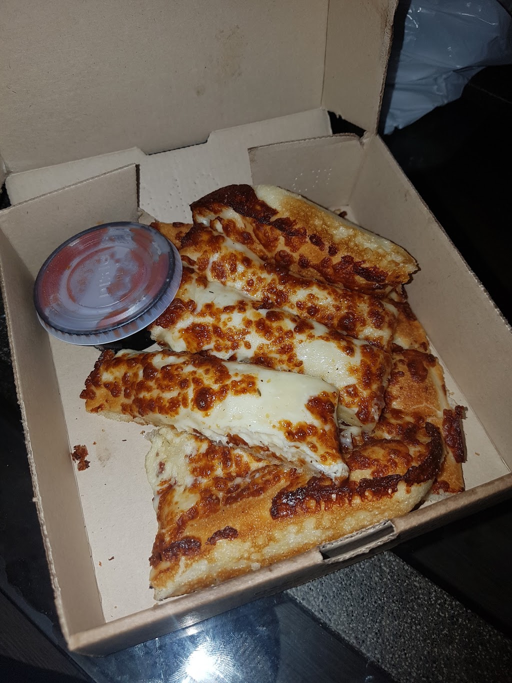 Pizza Hut | 811 Saddleback Rd NW, Edmonton, AB T6J 5R4, Canada | Phone: (780) 310-1010