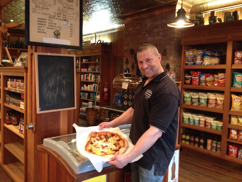 Magasin Général De Georgeville | 4675 Chemin de Georgeville, Georgeville, QC J0B 1T0, Canada | Phone: (819) 843-2417