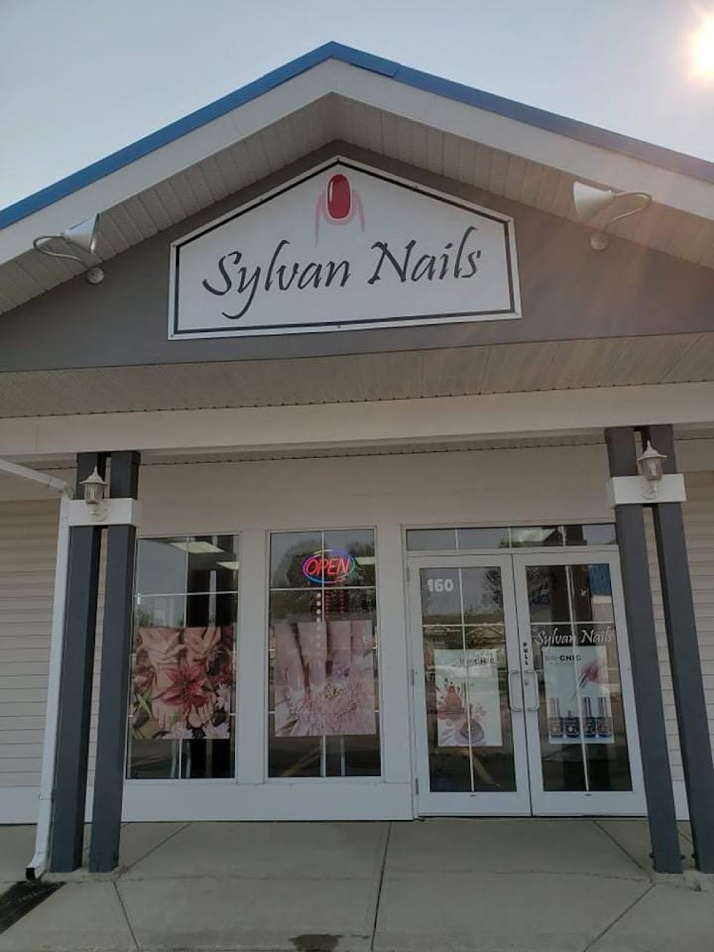 Sylvan Nails | 160 Hewlett Park Landing #1, Sylvan Lake, AB T4S 2J3, Canada | Phone: (403) 872-9548