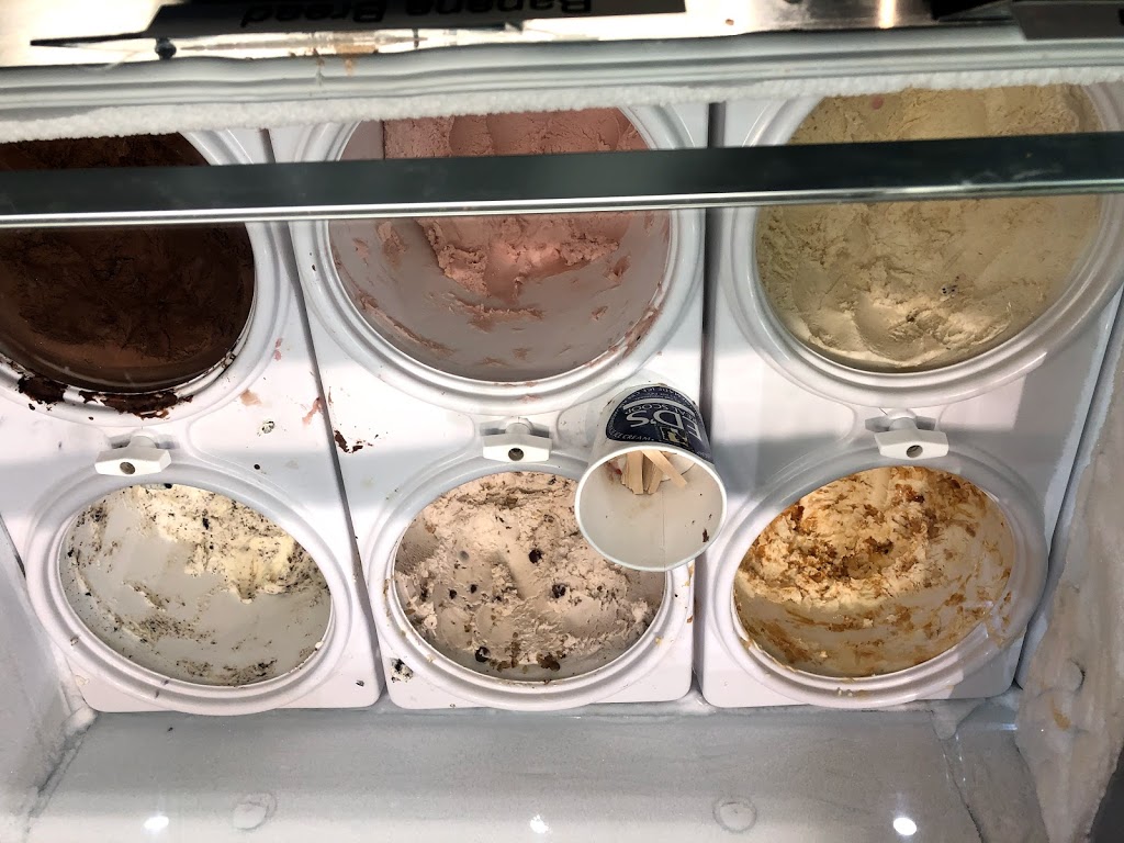Ed’s Real Scoop | 2370 Lake Shore Blvd W, Etobicoke, ON M8V 1B6, Canada | Phone: (416) 259-9595