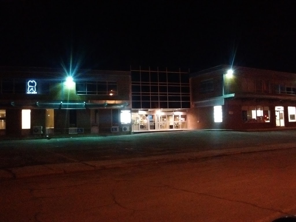 Familiprix Clinique - Lucie Lampron | 1825 Boulevard Henri-Bourassa, Québec, QC G1J 0H4, Canada | Phone: (418) 667-7871