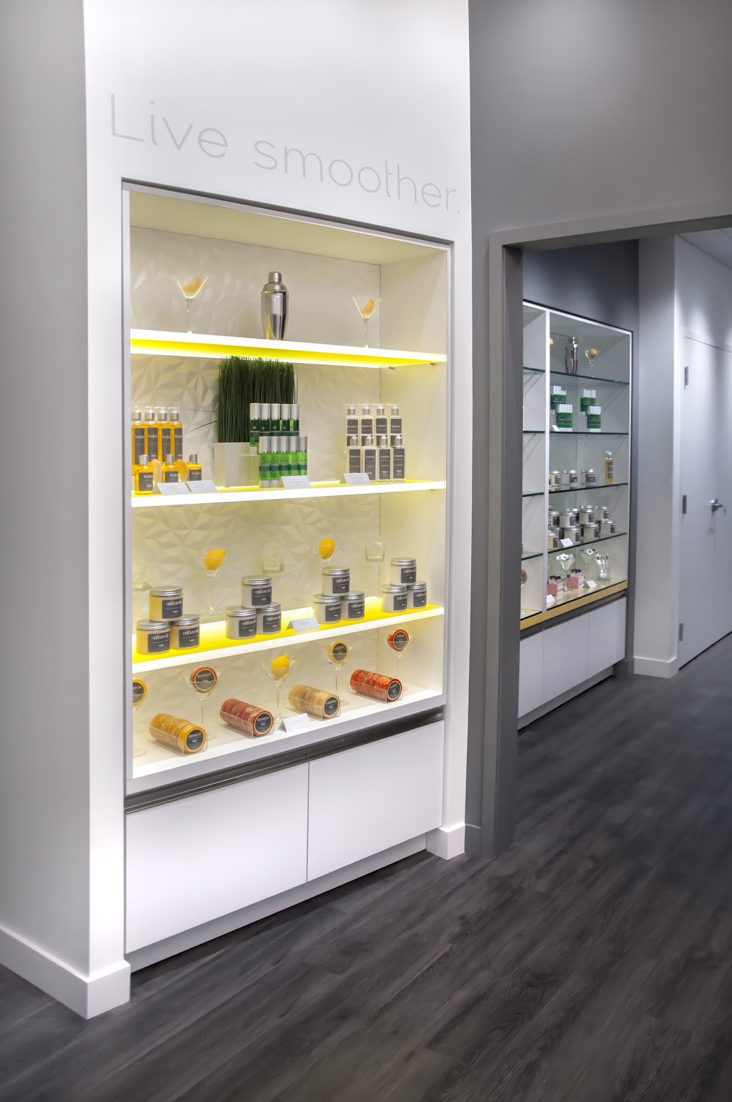 WAXON Waxbar - Vaughan | 9340 Bathurst St unit 4, Maple, ON L6A 4N9, Canada | Phone: (289) 452-2929