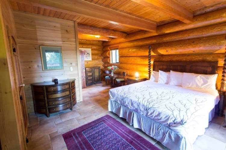 Texada Lodge | 1984 Marble Bay Rd, Van Anda, BC V0S 3N0, Canada | Phone: (250) 886-3723