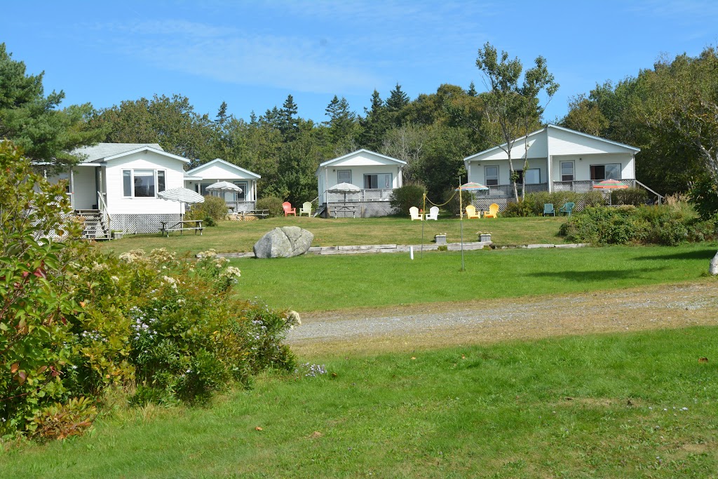 Captains Quarters Cottages | 6731 Highway 3, Hunts Point, NS B0T 1G0, Canada | Phone: (902) 683-2491