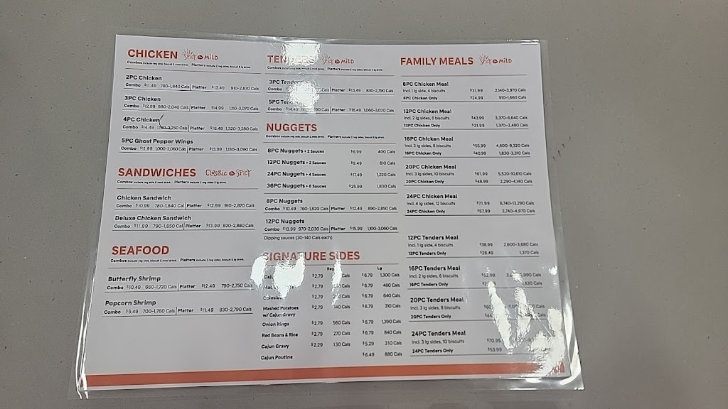 Popeyes Louisiana Kitchen | Blossom Park-Plaza, 2950 Bank St, Ottawa, ON K1T 1N8, Canada | Phone: (613) 737-4206