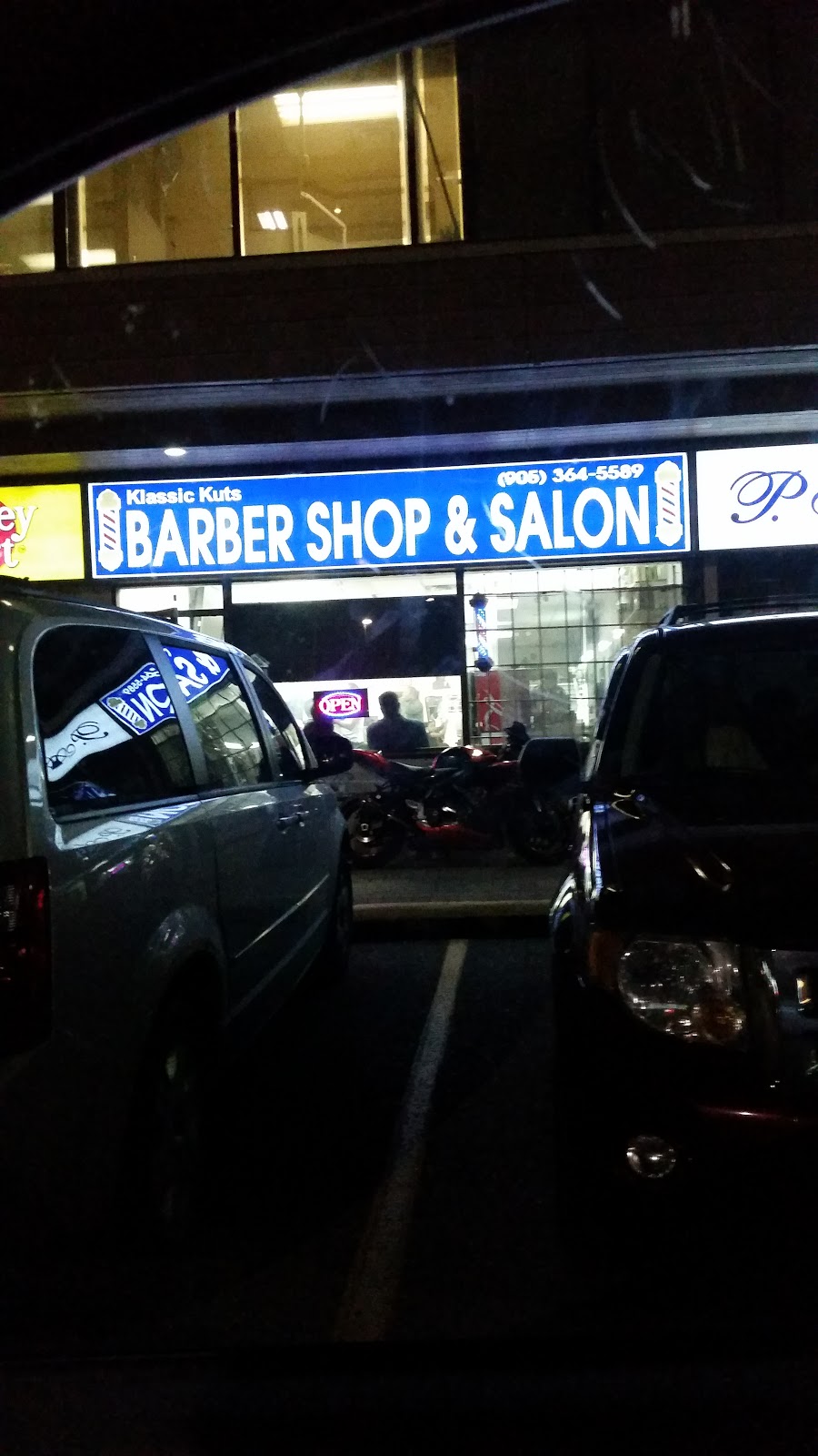 Klassic Kuts | 3427 Derry Rd E, Mississauga, ON L4T 4H7, Canada | Phone: (905) 364-5589