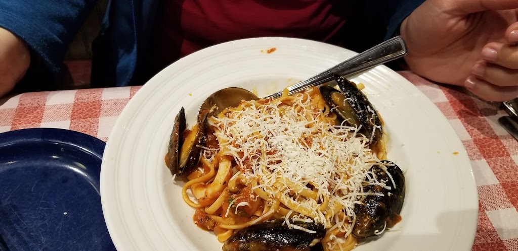 East Side Marios | 526 W Hunt Club Rd, Nepean, ON K2G 7B5, Canada | Phone: (613) 274-2746