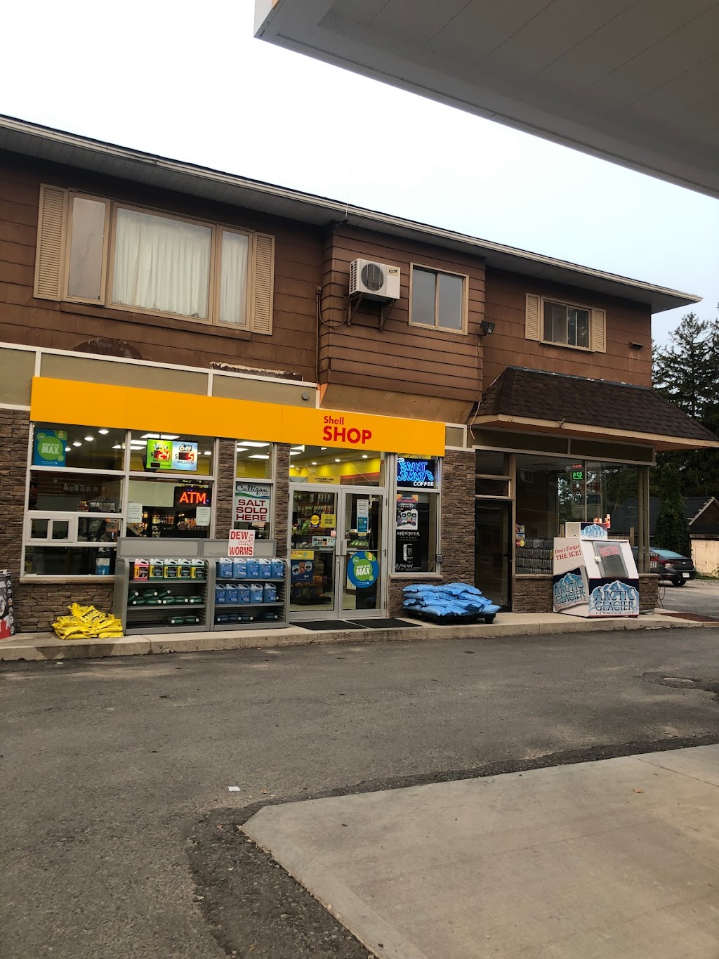 Shell | 209 Main St N, Mount Forest, ON N0G 2L1, Canada | Phone: (519) 323-0010