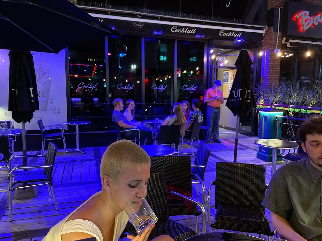 Le Cocktail | 1669 Rue Sainte-Catherine E, Montréal, QC H2L 2J5, Canada | Phone: (514) 597-0814