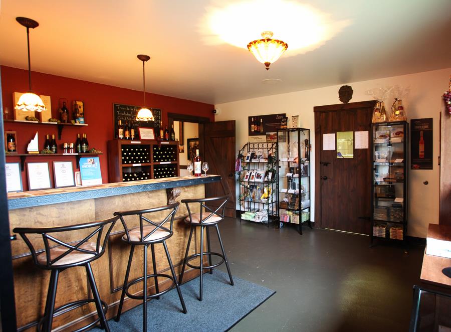 Vignoble Saint-Thomas | 1101 Rang S, Saint-Thomas, QC J0K 3L0, Canada | Phone: (450) 750-4735