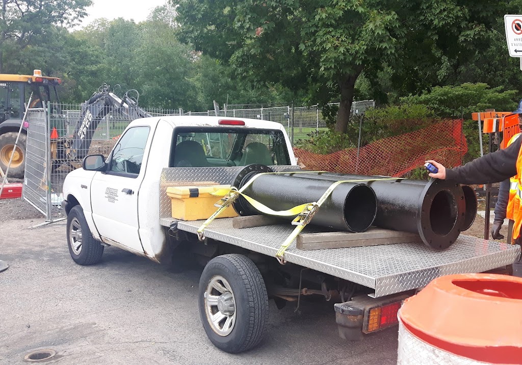 LExpress Transport Messagerie | 3735 QC-132, Sorel-Tracy, QC J3R 1P5, Canada | Phone: (450) 881-0306