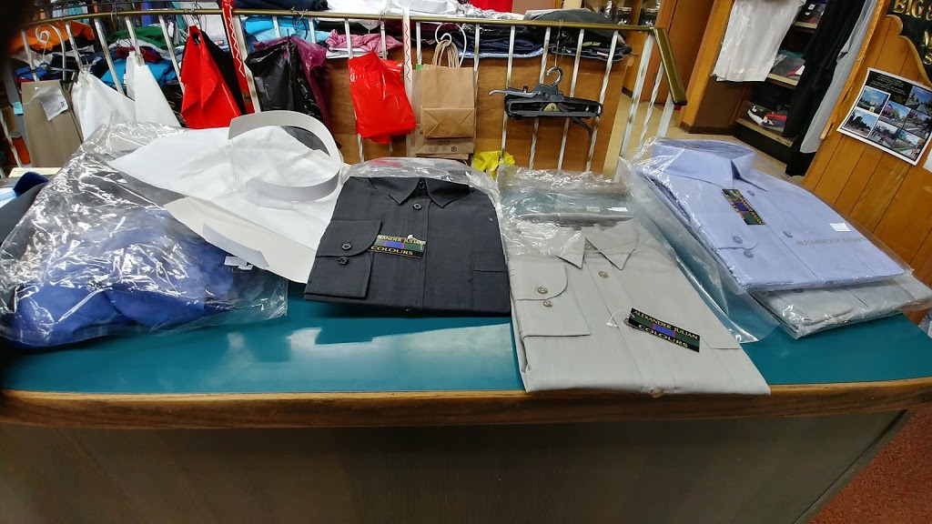 Gilberts Big & Tall Mens Shop | 439 King St W, Hamilton, ON L8P 1B8, Canada | Phone: (905) 528-8238