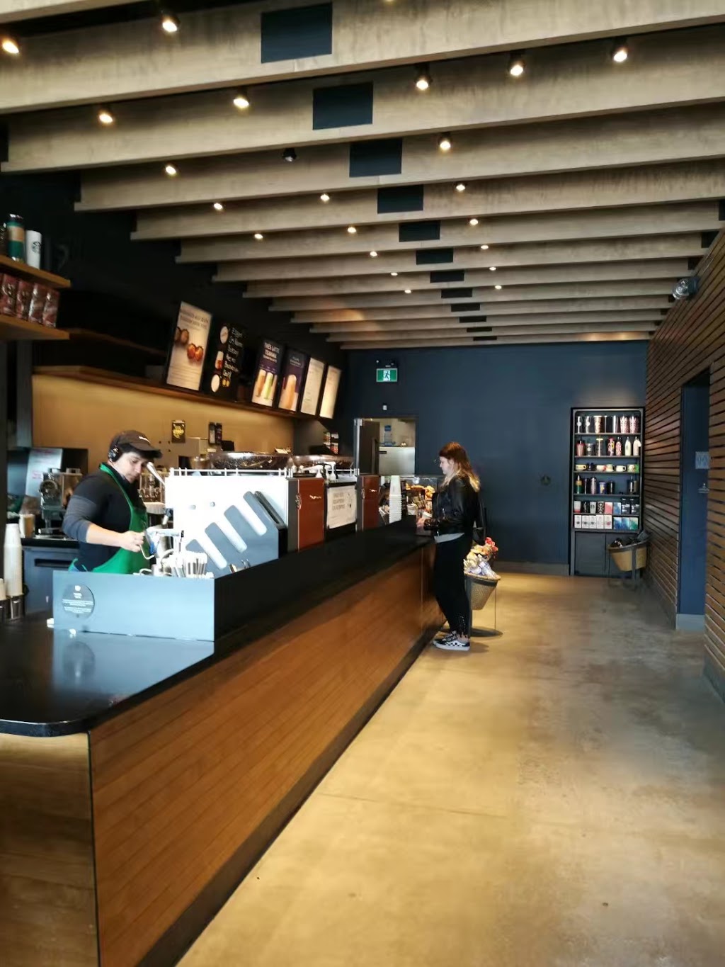 Starbucks | 41 Boulevard de la Cité-des-Jeunes #120, Vaudreuil-Dorion, QC J7V 0N3, Canada | Phone: (450) 513-1294