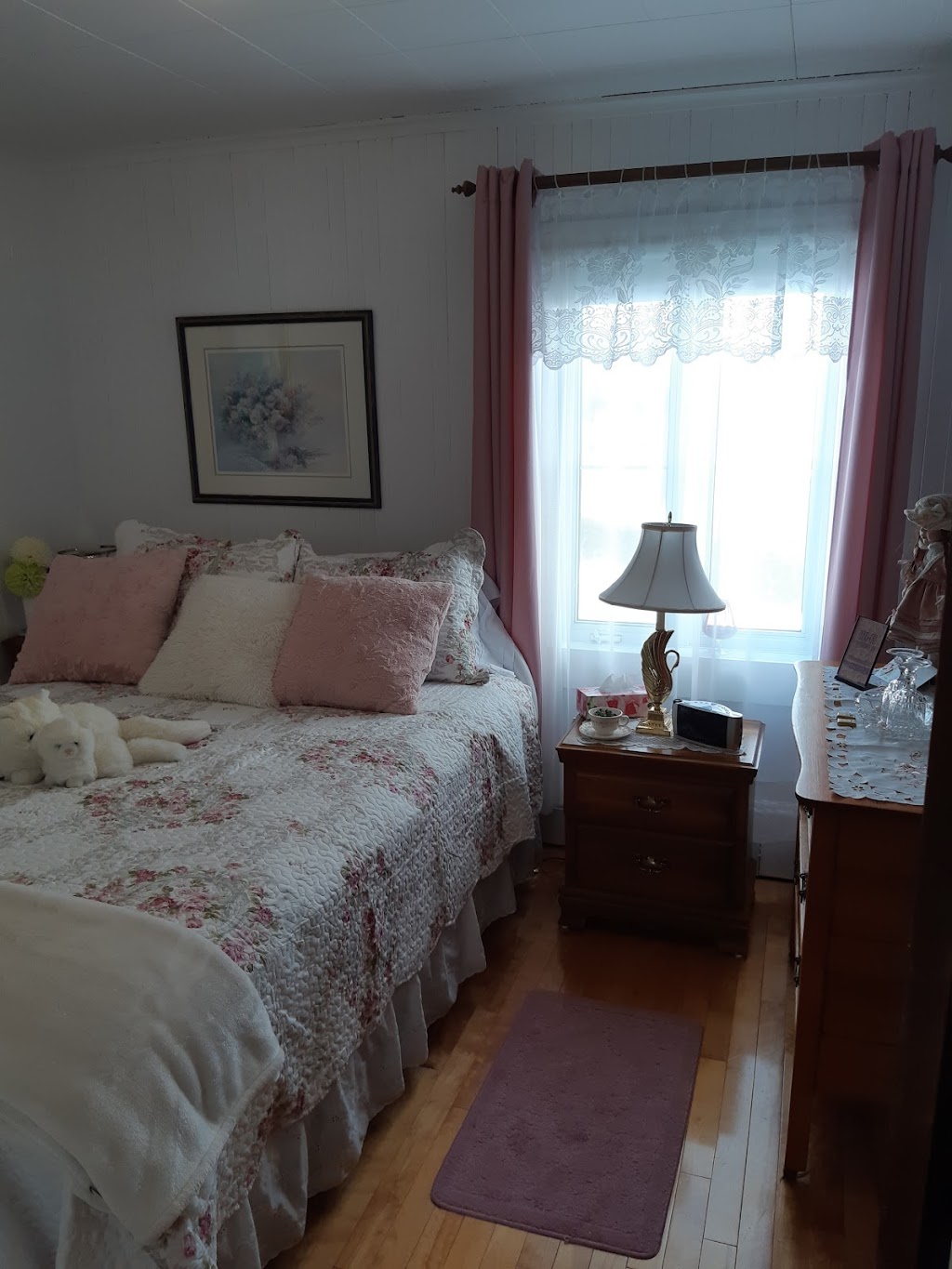 Maison des Lilas | 615 Rue St Raphaël, La Malbaie, QC G5A 2N1, Canada | Phone: (418) 665-9856