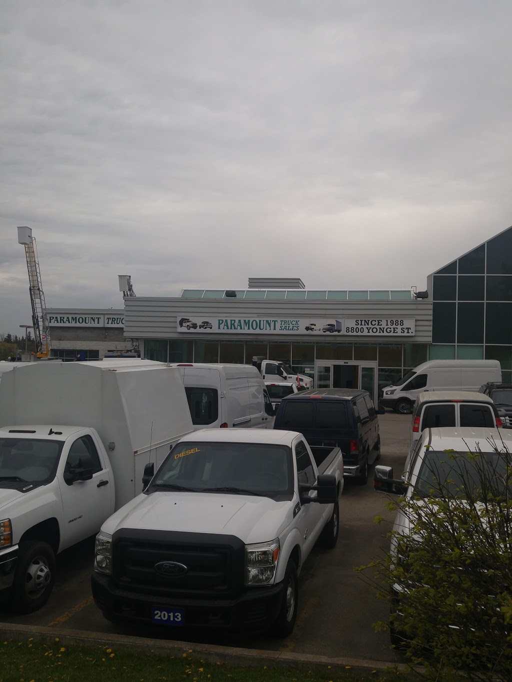 Paramount Truck Sales | 8800 Yonge St, Richmond Hill, ON L4C 6Z5, Canada | Phone: (800) 668-7415