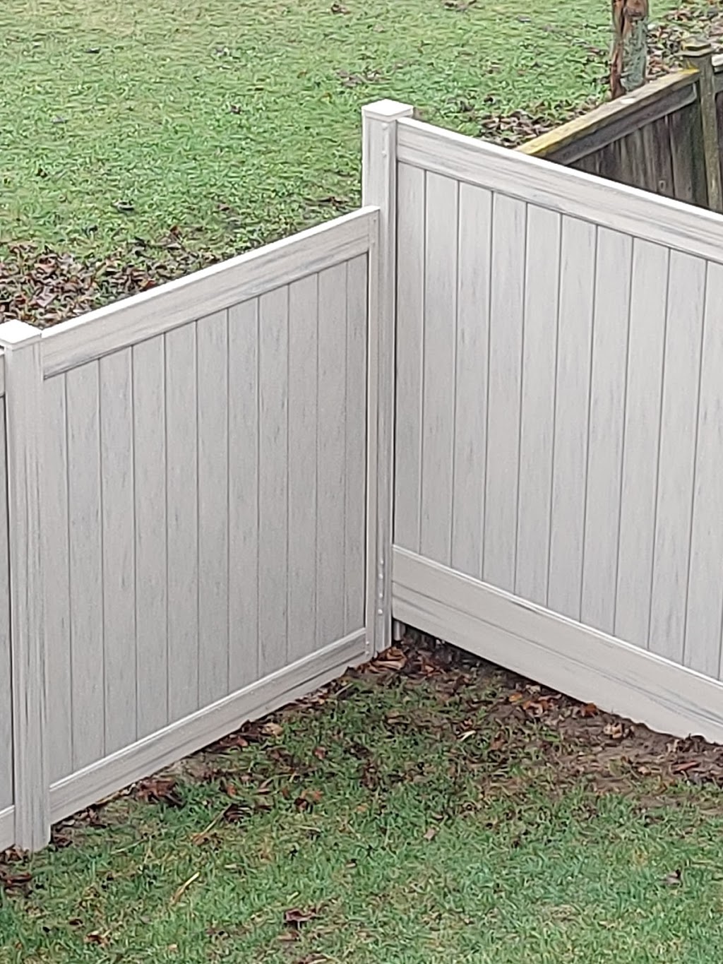 Johnston Fence Contracting | 2087 Division Rd W, Orillia, ON L3V 6H2, Canada | Phone: (705) 325-9284
