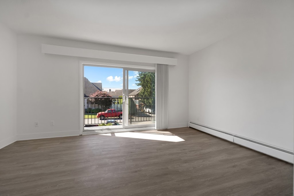 Beach House Apartments | 130 Stewart Ave, Nanaimo, BC V9S 4B9, Canada | Phone: (236) 237-3107