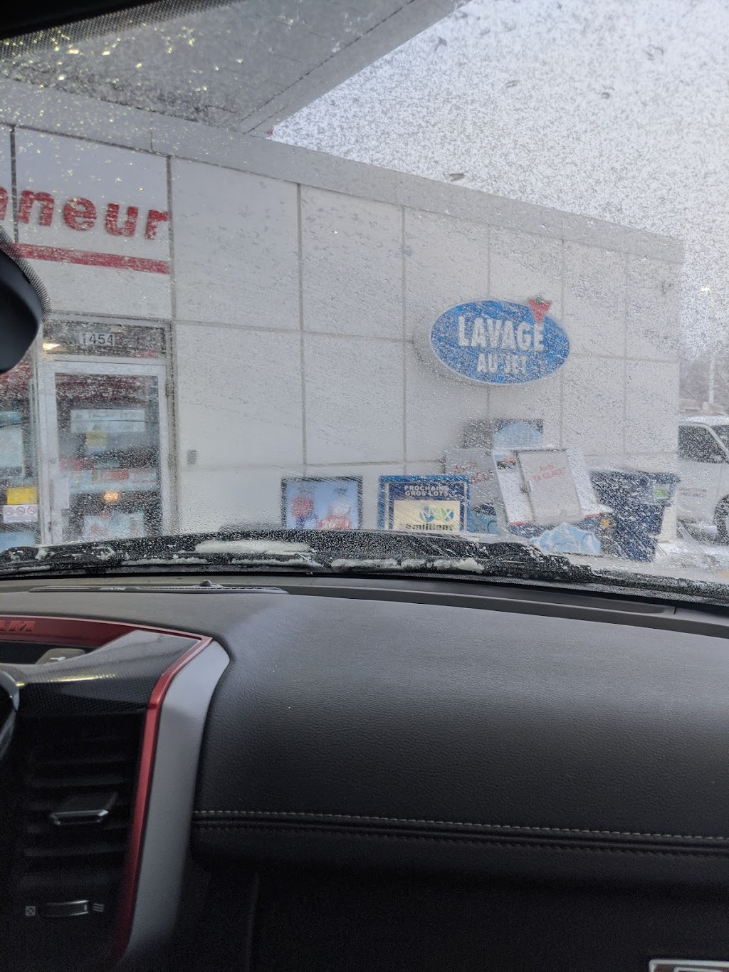 Essence+ de Canadian Tire | 1454 Boul. le Corbusier, Laval, QC H7N 6J5, Canada | Phone: (450) 973-3962
