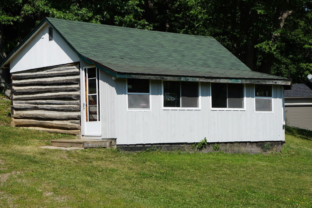 Ferguson Lake Cabins | 1120 Ferguson Lake Rd, Renfrew, ON K7V 3Z7, Canada | Phone: (613) 432-6713