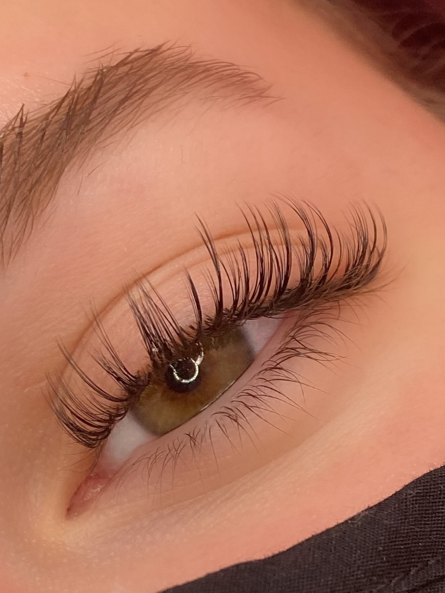 Carlenes Lashes | 64 Huntington Crescent, Courtice, ON L1E 3C7, Canada | Phone: (905) 439-2522