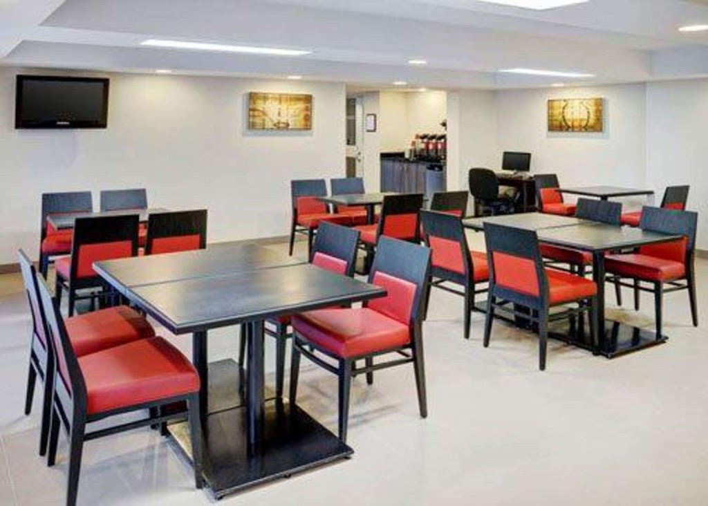 Comfort Inn | 75 Hart Dr, Barrie, ON L4N 5M3, Canada | Phone: (705) 722-3600