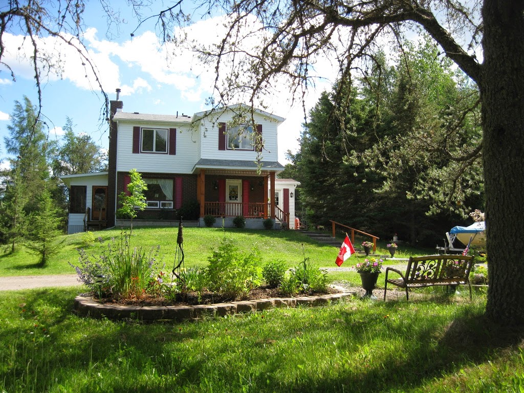 Country Cozy Bed & Breakfast | 1083 Moving Post Rd, Thunder Bay, ON P0T, Canada | Phone: (807) 767-7348