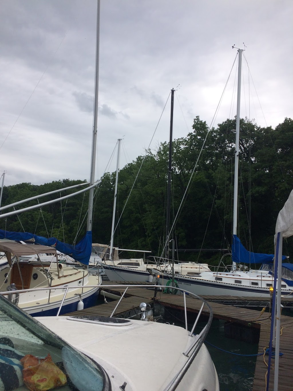 Smugglers Cove Boat Club | 16001 Niagara River Pkwy, NOTL, ON L0S 1J0, Canada | Phone: (905) 468-3331