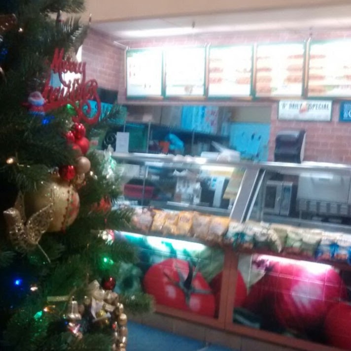 Subway | 2458 Dundas St W, Mississauga, ON L5K 1R8, Canada | Phone: (905) 822-3664
