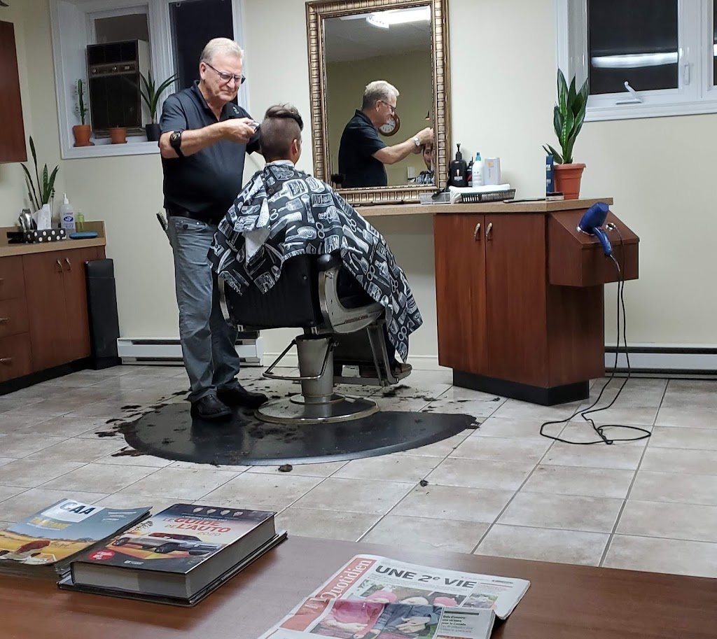 Salon Clement | 1648 Rue Principale, Chambord, QC G0W 1G0, Canada | Phone: (418) 342-6764