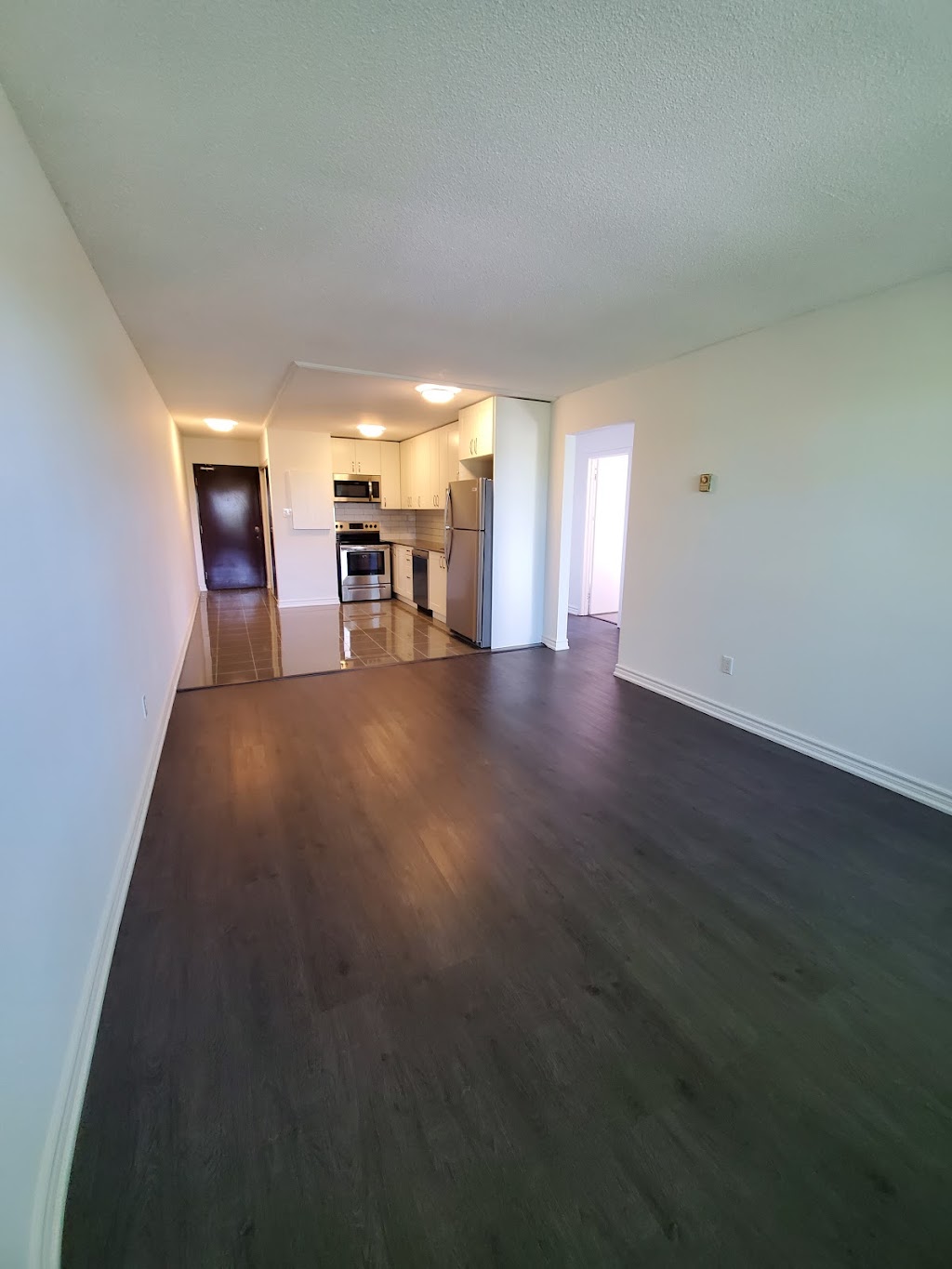 170 Grove Manor - Rental Apartments | 170 Grove St E, Barrie, ON L4M 2P7, Canada | Phone: (249) 359-6365