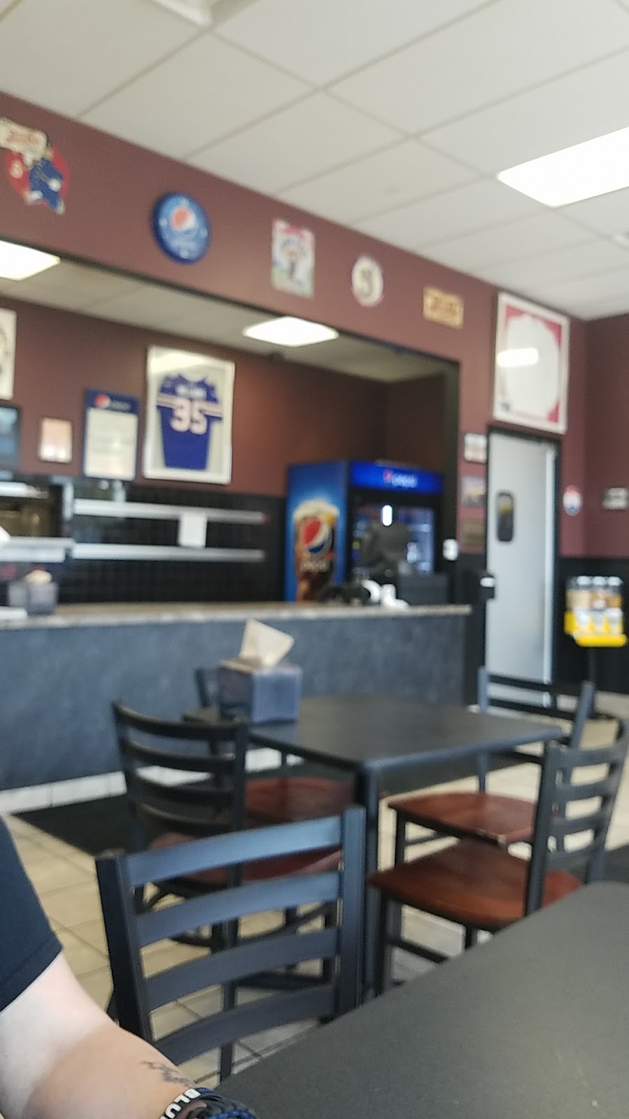 Leos Pizzeria | 2249 South Park Ave, Buffalo, NY 14220, USA | Phone: (716) 821-5360