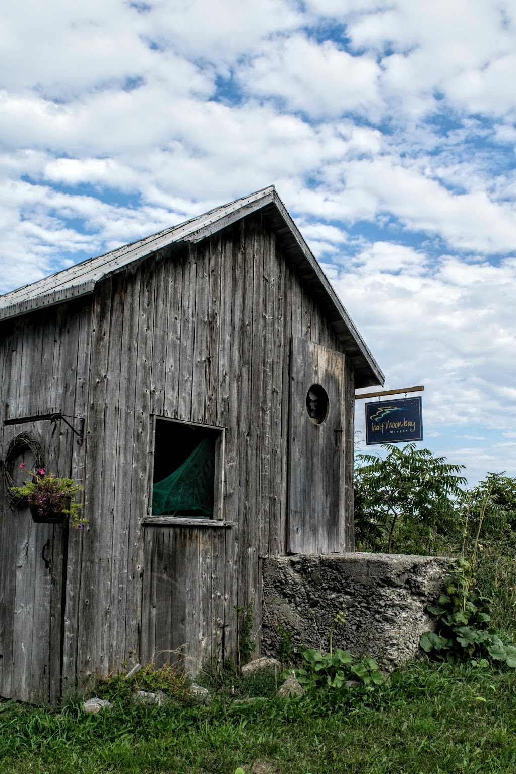 Half Moon Bay Winery | 3271 County Road 13 RR#3, Picton, ON K0K 2T0, Canada | Phone: (613) 813-4643