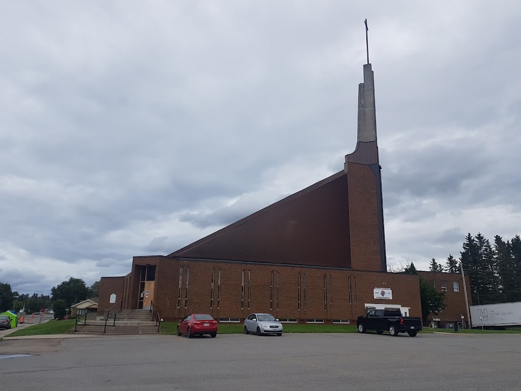 Fabrique de la Paroisse de Saint-Isidore (La) | 108 Rue des Ormes, Chicoutimi, QC G7H 3K5, Canada | Phone: (418) 549-2371