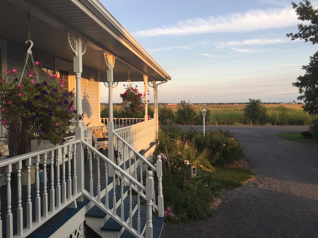Gîte La Galerie Den Avant Bed & Breakfast | 2493 Concession Rd 19, Casselman, ON K0A 1M0, Canada | Phone: (613) 764-5547