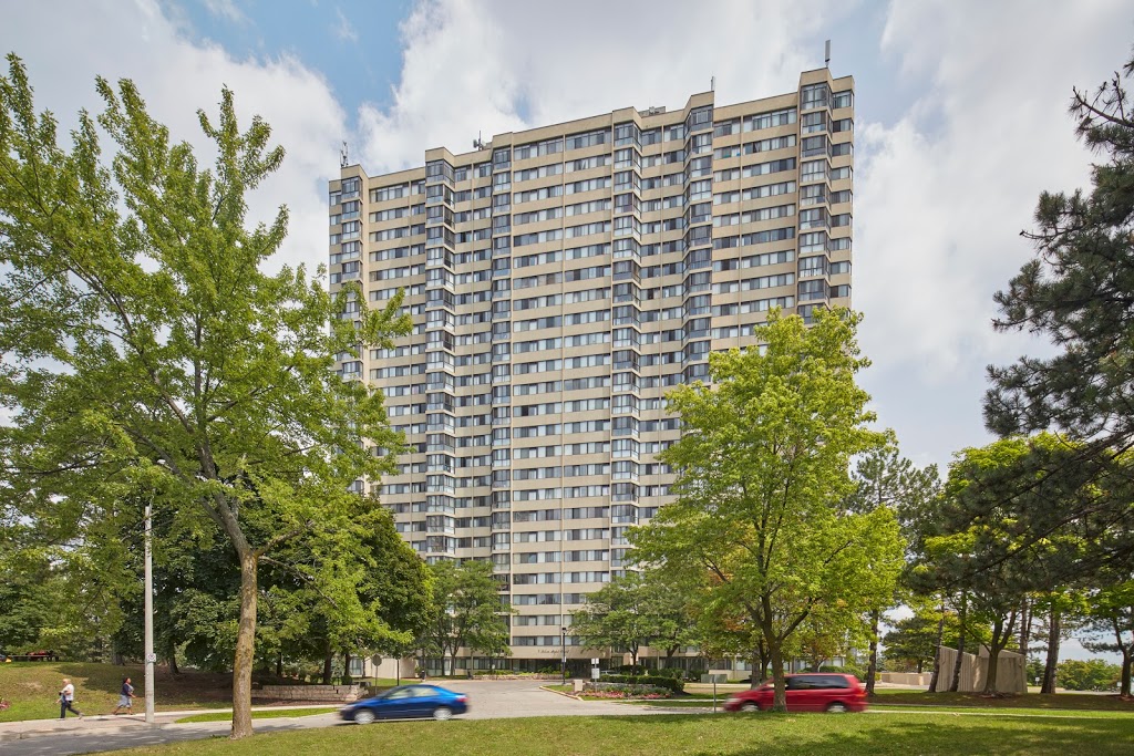 8 Silver Maple Court | 8 Silver Maple Ct, Brampton, ON L6T 4N6, Canada | Phone: (647) 367-0831