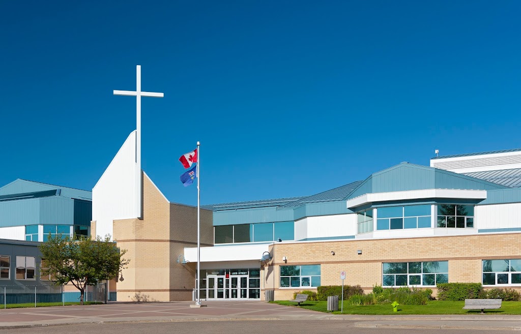 École Secondaire Notre Dame High School | 50 Lees St, Red Deer, AB T4R 2P6, Canada | Phone: (403) 342-4800
