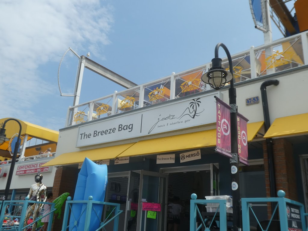 The Breeze Bag | 93 Beach Dr, Wasaga Beach, ON L9Z 2K2, Canada | Phone: (905) 327-9955