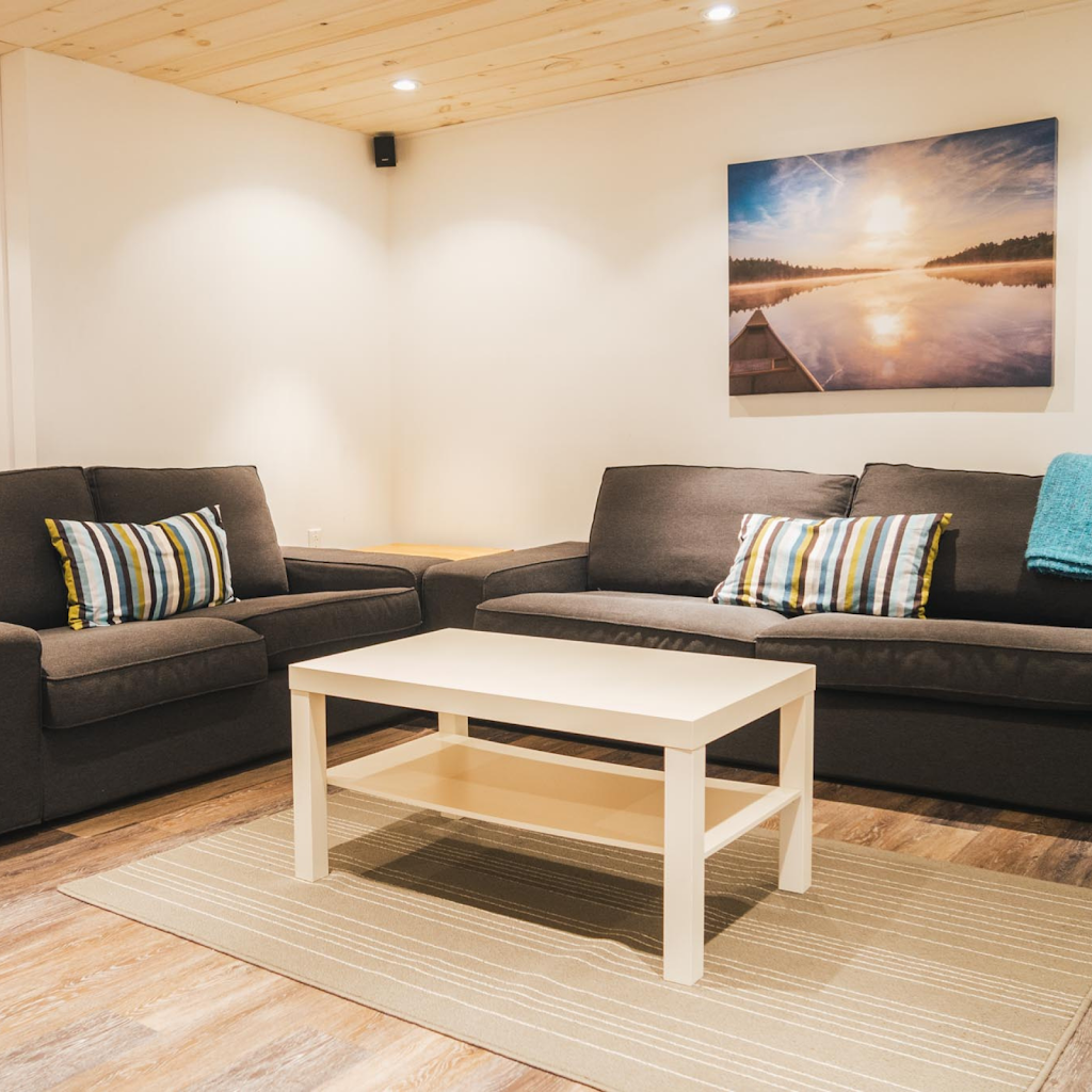 Chalets Plein Bois - LE HUARD | 710 Chem. du Lac Ste Rose S, Mandeville, QC J0K 1L0, Canada | Phone: (514) 668-2586