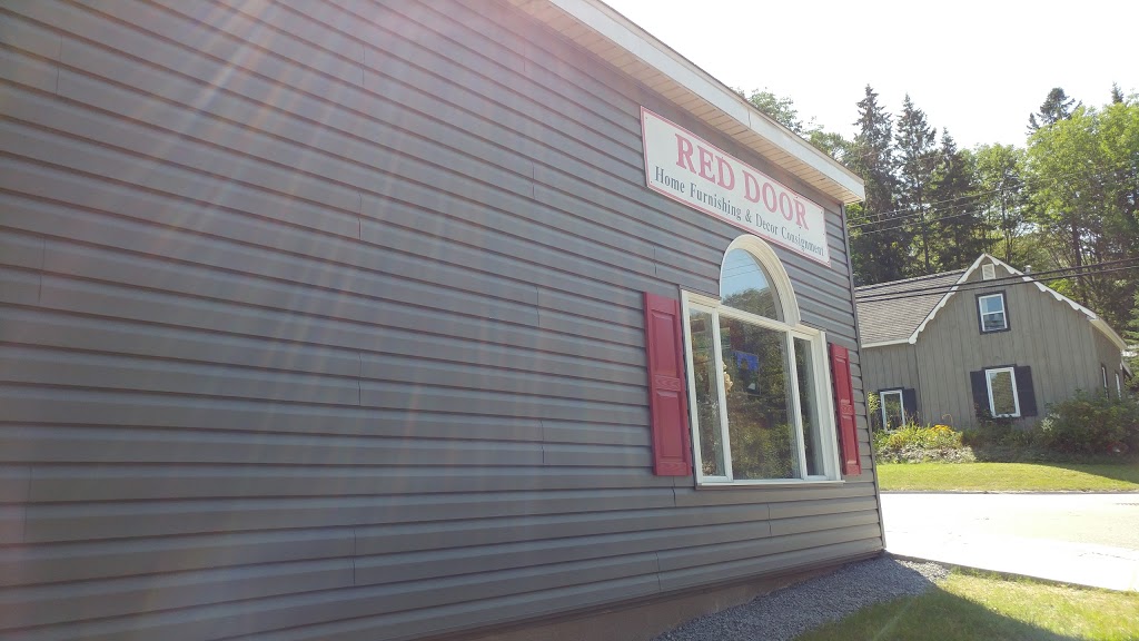 Red Door Port Sydney | 668 Muskoka District Road 10, Port Sydney, ON P0B 1L0, Canada | Phone: (705) 224-4747