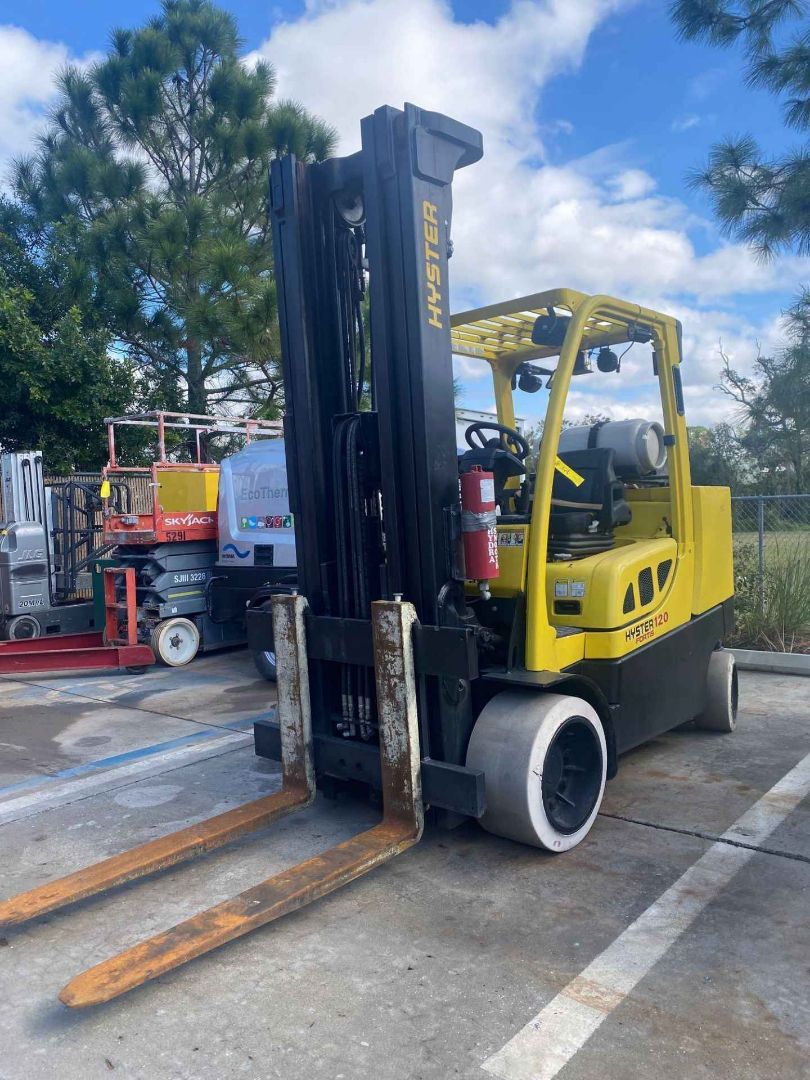 EZ Lift Services | 72 Dandelion Rd, Brampton, ON L6R 1Y3, Canada | Phone: (416) 859-5551